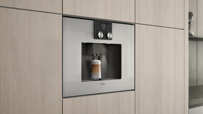 MCIM03408009_gaggenau-ovens-200-series-espresso-machines-teaser