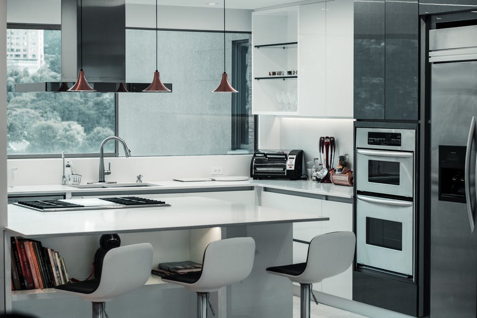 What Are the Best Luxury Penthouse Kitchen Cabinets?