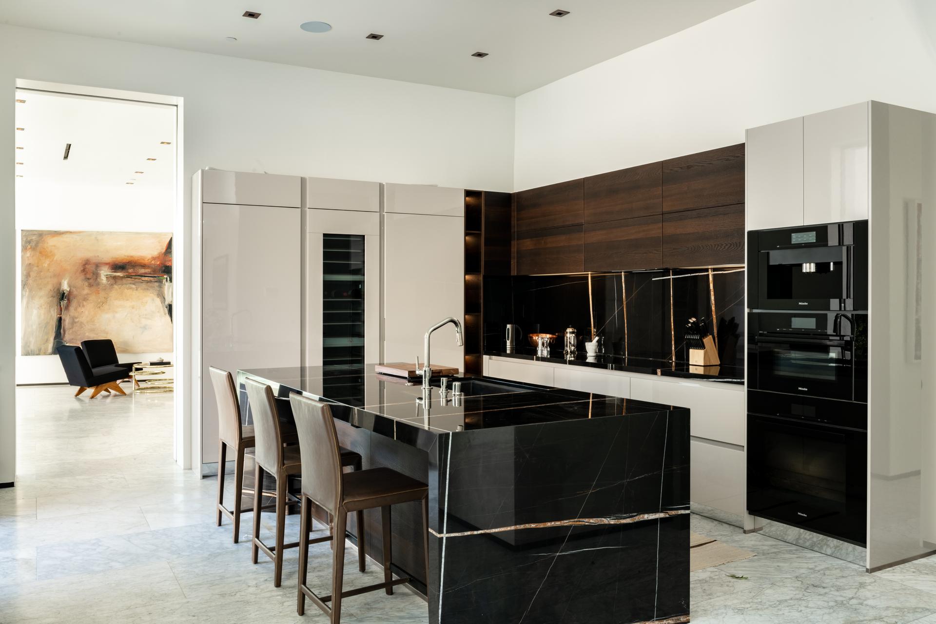 The Amazing Benefits of Custom Kitchen Cabinets